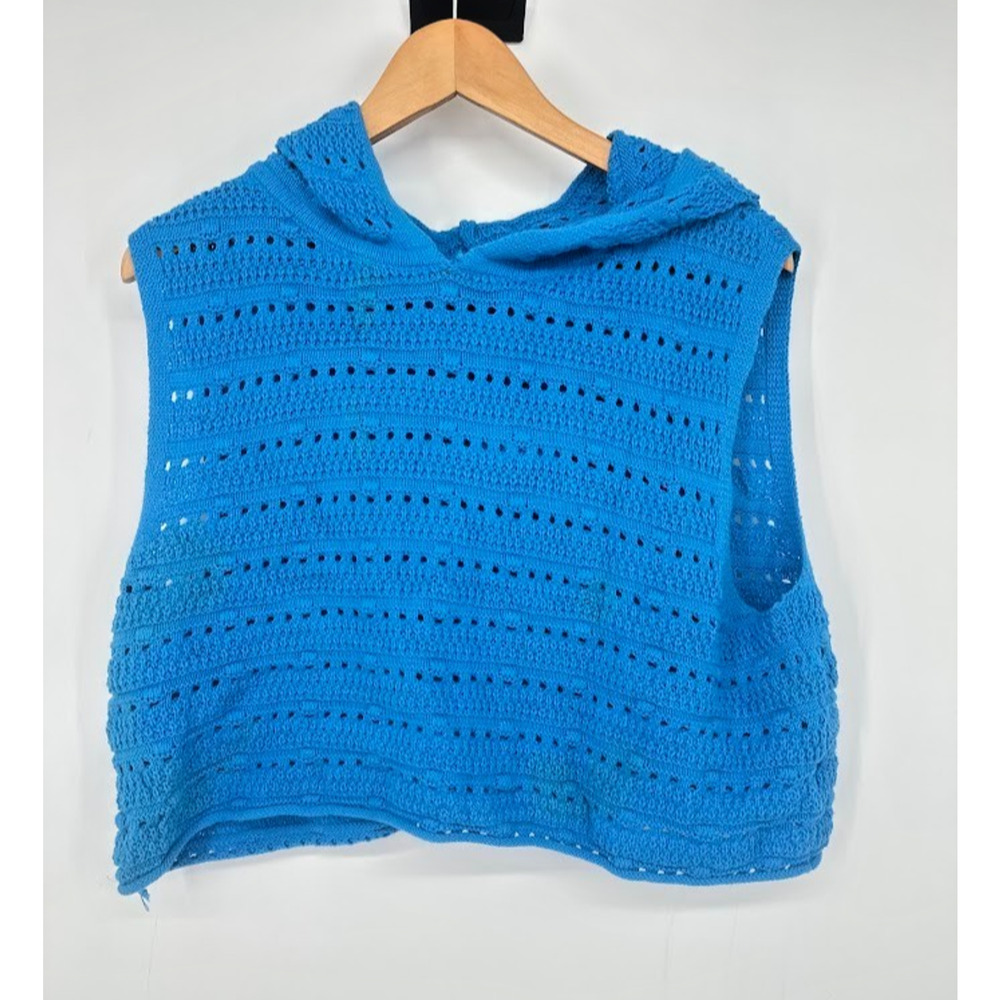 Blue Rain Francesca’s Blue Knit‎ Hoodie Crop Top Sleeveless Beachy Coastal Large